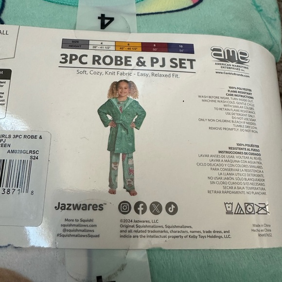 Squishmallows 3 PIECE Soft Hooded Robe & Pajama Set size 4 XS - Picture 5 of 11